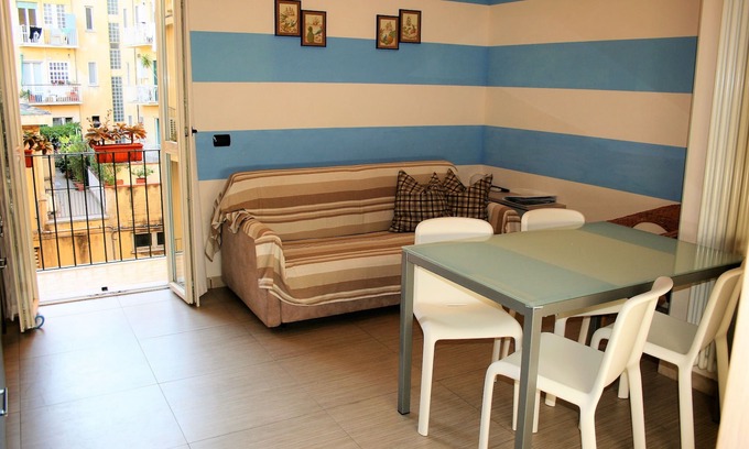 Alassio Apartment | In CENTRO, 30 meters from the SEA, three-room apartment with BOX AUTO