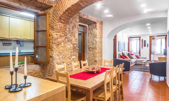 Sacramento Apartment | In Chiado, heart of Lisbon, the space and comfort of a family apartment.