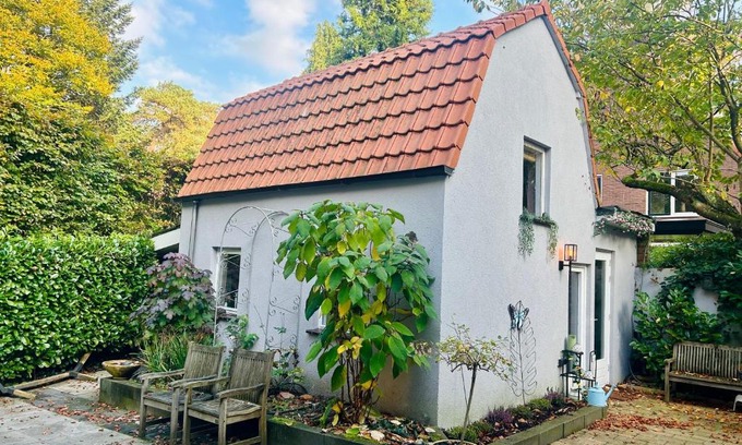 Apeldoorn Bed & Breakfast | In de aap gelogeerd