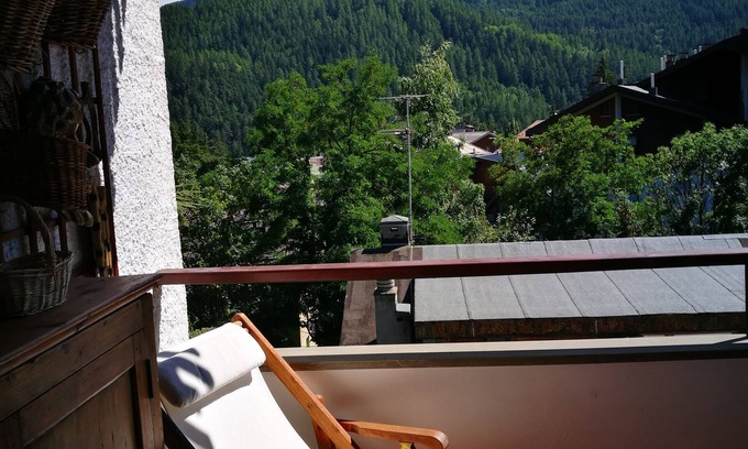 Bardonecchia Apartment | IN THE CENTER but a stone's throw from the woods