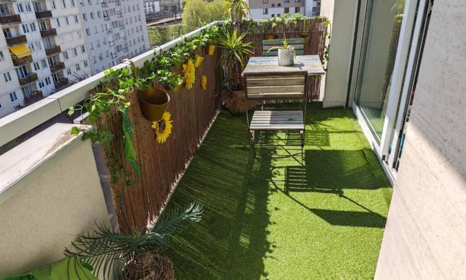 Vanves Apartment | In the hanging garden