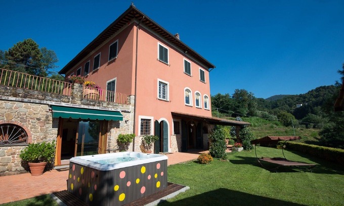 Pescia Villa | In the heart of the Tuscan hills