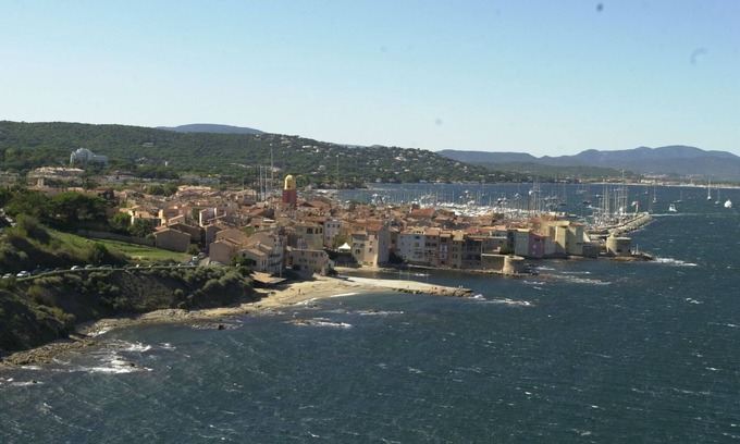 Old Town Apartment | IN THE HEART OF THE VILLAGE OF SAINT-TROPEZ