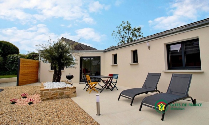 Plougoumelen House | In the shade of an olive tree