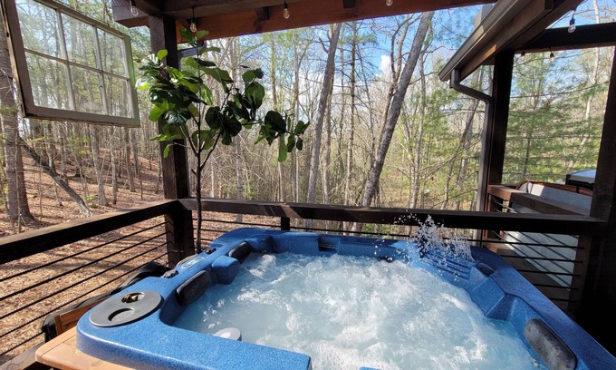 Morganton Cabin | Incredible firepit, luxurious cabin, indoor&outdoor fireplaces. Minutes to town.