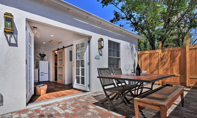 Valley Glen Cottage | Incredible Private Cozy Guesthouse with Gorgeous Private Patio