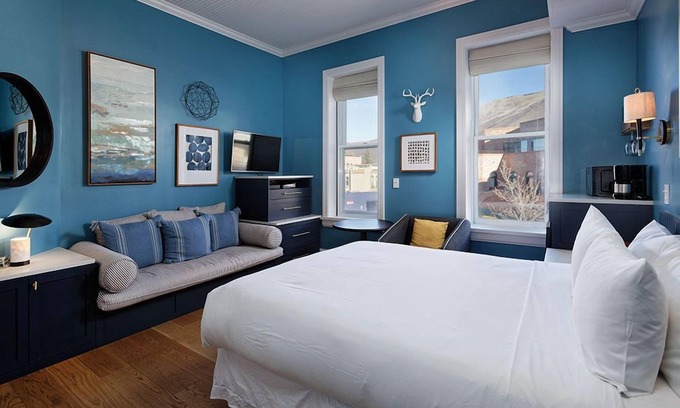 Aspen Hotel | Independence Square 205 | Stylish Hotel Room with A/C, Great Location in Aspen
