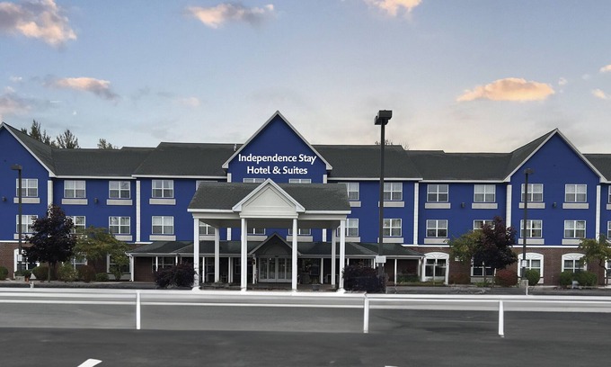 Marinette Hotel | Independence Stay Hotel & Suites