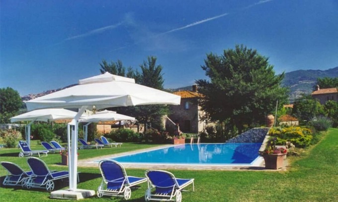 Montalla Apartment | Independent Apartment in Farmhouse with private garden and pool- Cortona