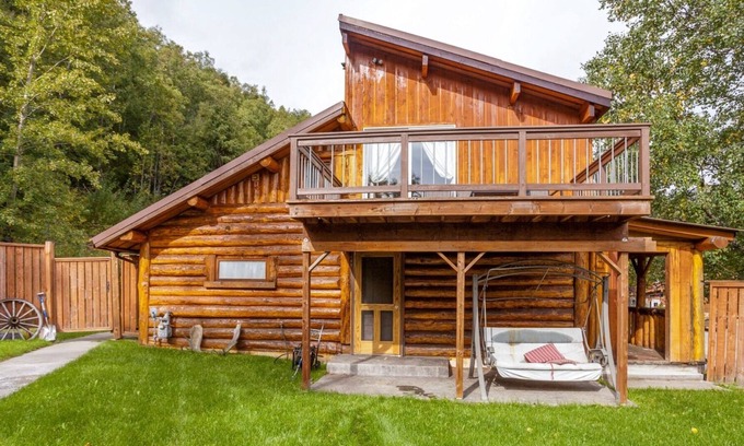 Indian Cabin | Indian Cabin Close to Alyeska