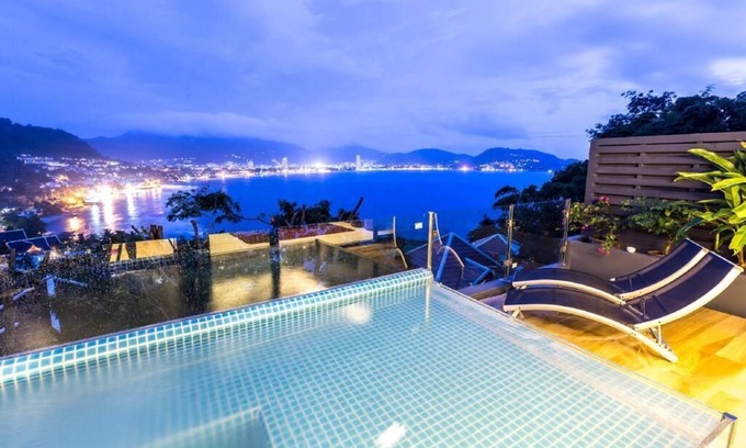 Patong Resort | Indochine Sky Suites with Balcony (010)
