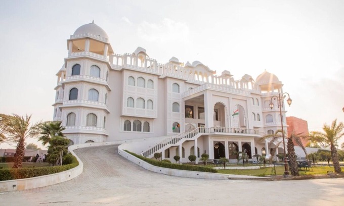 Morena Hotel | Indralok Palace Hotel and Resort