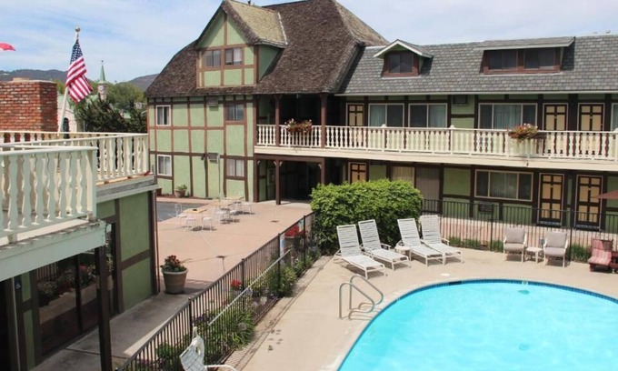 Solvang House | Indulge in Amazing Views! 4 Convenient Units, Free BFast, Near Santa Ynez River!