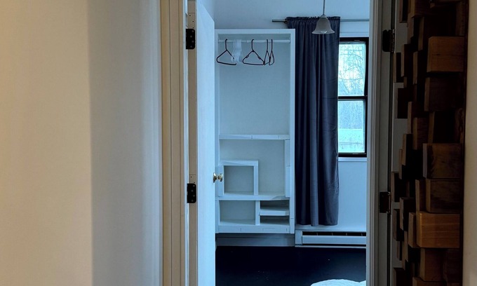 Fairview Apartment | Industrial Designed near Downtown Anchorage 800+sf