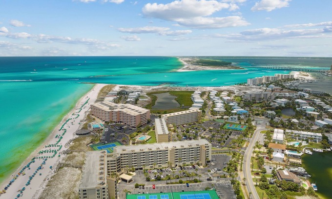 Holiday Isle Condo | Inlet Reef Club by Panhandle Getaways
