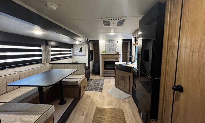 Salamatof House | Inlet View Cozy Camper