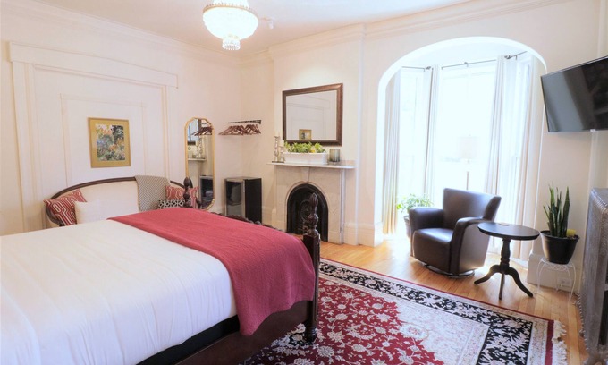 West End Hotel | Inn at Park Spring 1 - Self Check In - Parking