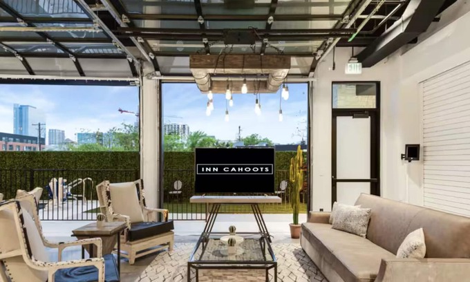 East Cesar Chavez Apartment | Inn Cahoots