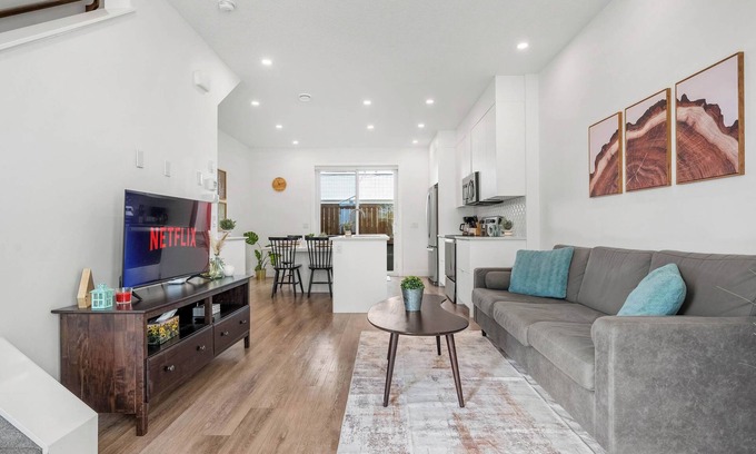 Bridgeland House | Inner-City Chic Urban Farmhouse w/3 Bds and Ba