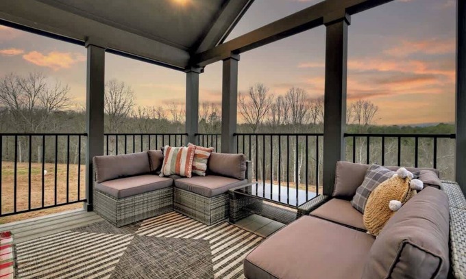 Copperhill Apartment | Innisfree Ridge | Book 2 Nights and Get 3rd Free!
