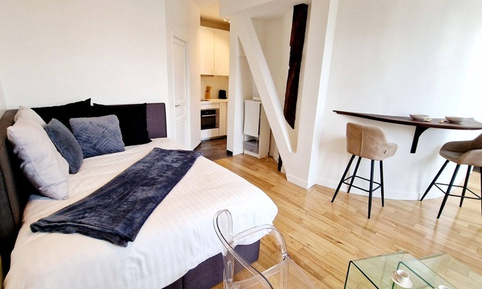 Les Halles Apartment | Innocenti, brand new studio, heart of Paris
