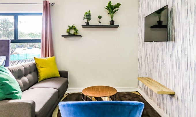 Greater Johannesburg Metropolitan Area Apartment | Insaka's 2 Greenlee Luxurious Studio Apartment