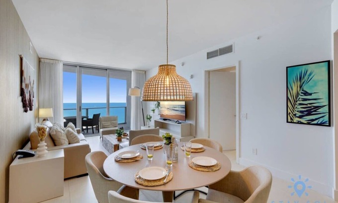 Hollywood South Central Beach Apartment | Insane Ocean View Balcony| Beachfront Resort+ Pool