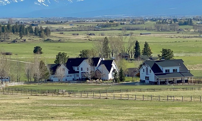 Corvallis House | Inspiring Views and Relaxing Montana Ranch Vacation!