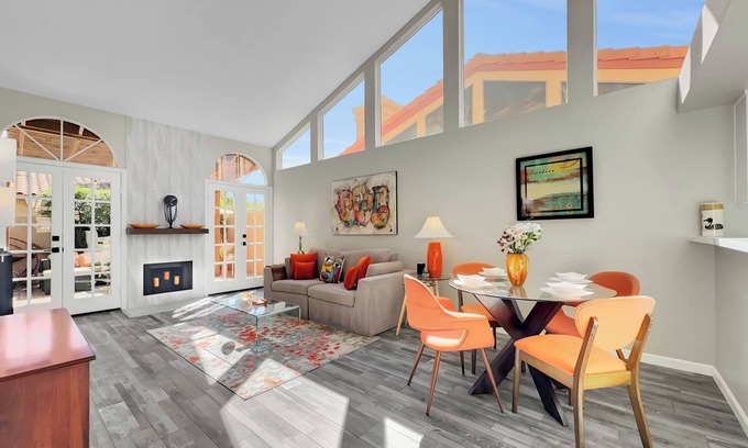 Chandler House | Intel, Chandler Mall, 2/2 Light, Bright Townhouse! 30 Night Min.