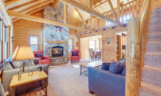 Interlochen Cabin | Interlochen Cabin w/Fireplace - Near State Park!
