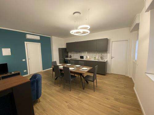Cantu Apartment | INTERO APPARTAMENTO 3 CAMERE - 3 BAGNI - Cantù - COMO- PT