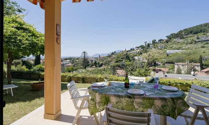 Bordighera Apartment | Into the Green! Bordighera Garden House x6