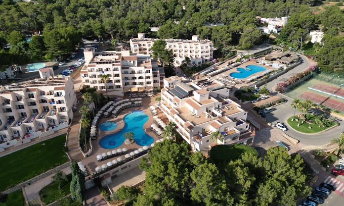 Es Figueral Beach Hotel | Invisa Hotel Club Cala Blanca
