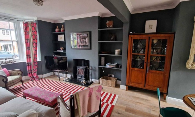 Stamford House | Inviting 2-Bed Character House Stamford