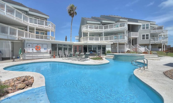 Port Aransas Condo | Inviting coastal condo waiting just for you!