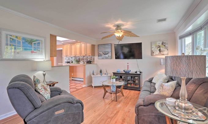Brick House | Inviting Home w/Inground Pool: 3 Mi to Beach