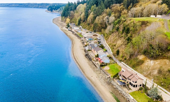 Olalla House | Inviting waterfront home with kayaks, dock, firepit, central AC, & W/D