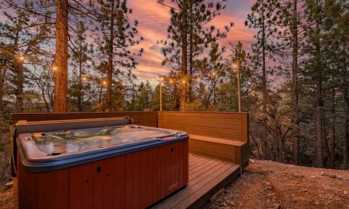 Sugarloaf Cabin | "Inyo Treehouse" w/King Bed, Hot Tub, Games, & Pac Man
