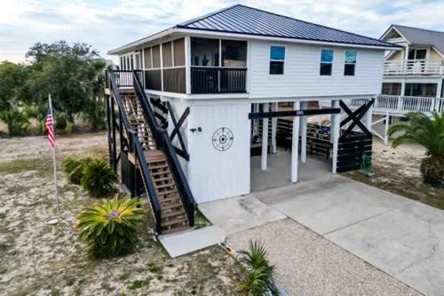 Indian Pass House | IP Beach House-Indian Pass Family Vacation home -Sleeps 8 Elevator- Pet Friendly-Ice Machine - Southern Coast Vacation Properties