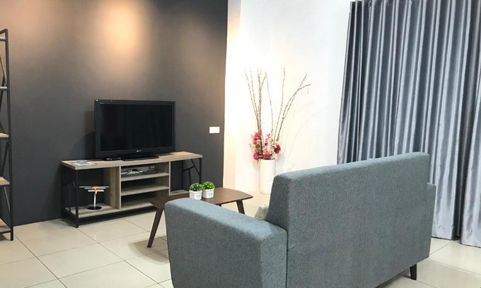 Taman Tasek Manikavasagam House | Ipoh Homestay Cozy and Comfortable 4R3B 13pax Indoor Car Parking SY12