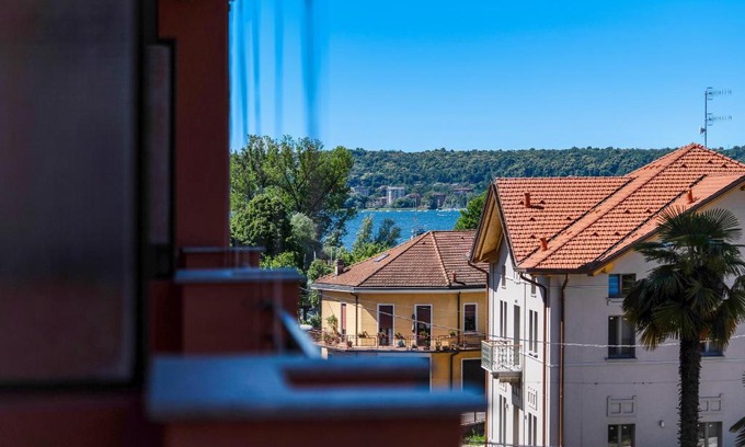 Angera Apartment | Iris Apartment Lago Maggiore