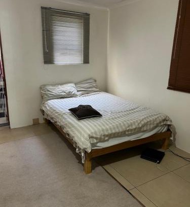 Belhar House | Iris Guest Room