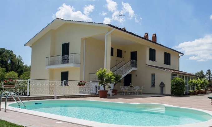 Viterbo House | Iris - Holiday Home with Pool - Wi Fi - Air Conditioning