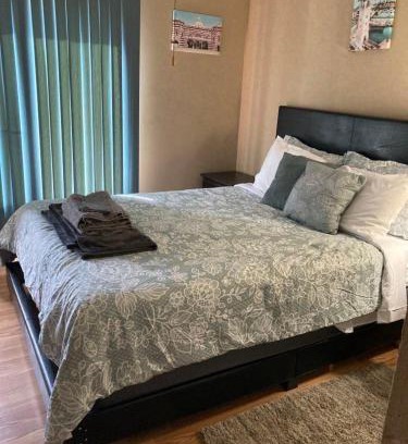 Poinciana House | Irises House - private room in home