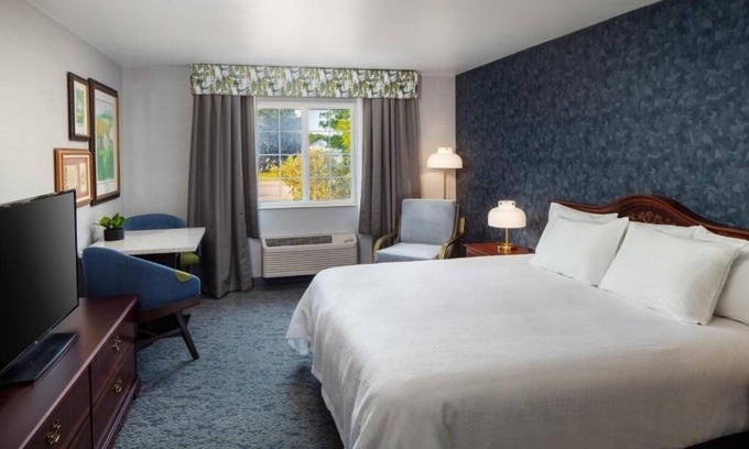 Galena Hotel | Irish Cottage Inn | 1 Unit | Galena Hwy 20 Access