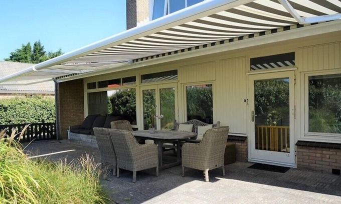 Westenschouwen Villa | Irisweg 1 ruime villa for a high-quality vacation