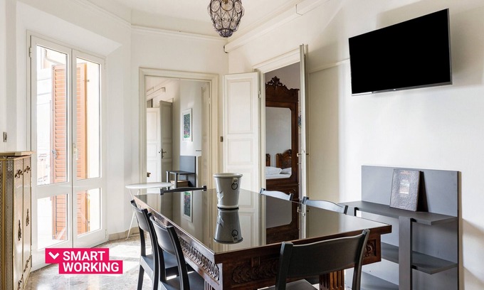 Historic Center Apartment | Irnerio Apartments - Black Widow by Wonderful Italy