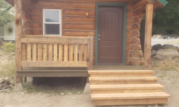 Thompson Falls Cabin | Iron line cabin 802