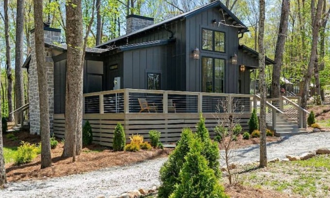 Tracy City House | Iron Oar Retreat at Water’s Edge