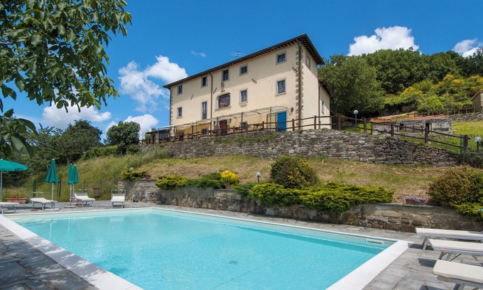 Pratovecchio Stia Other | Is a "terrace on Casentino" placed at an ideal altitude, seven hundred meters.